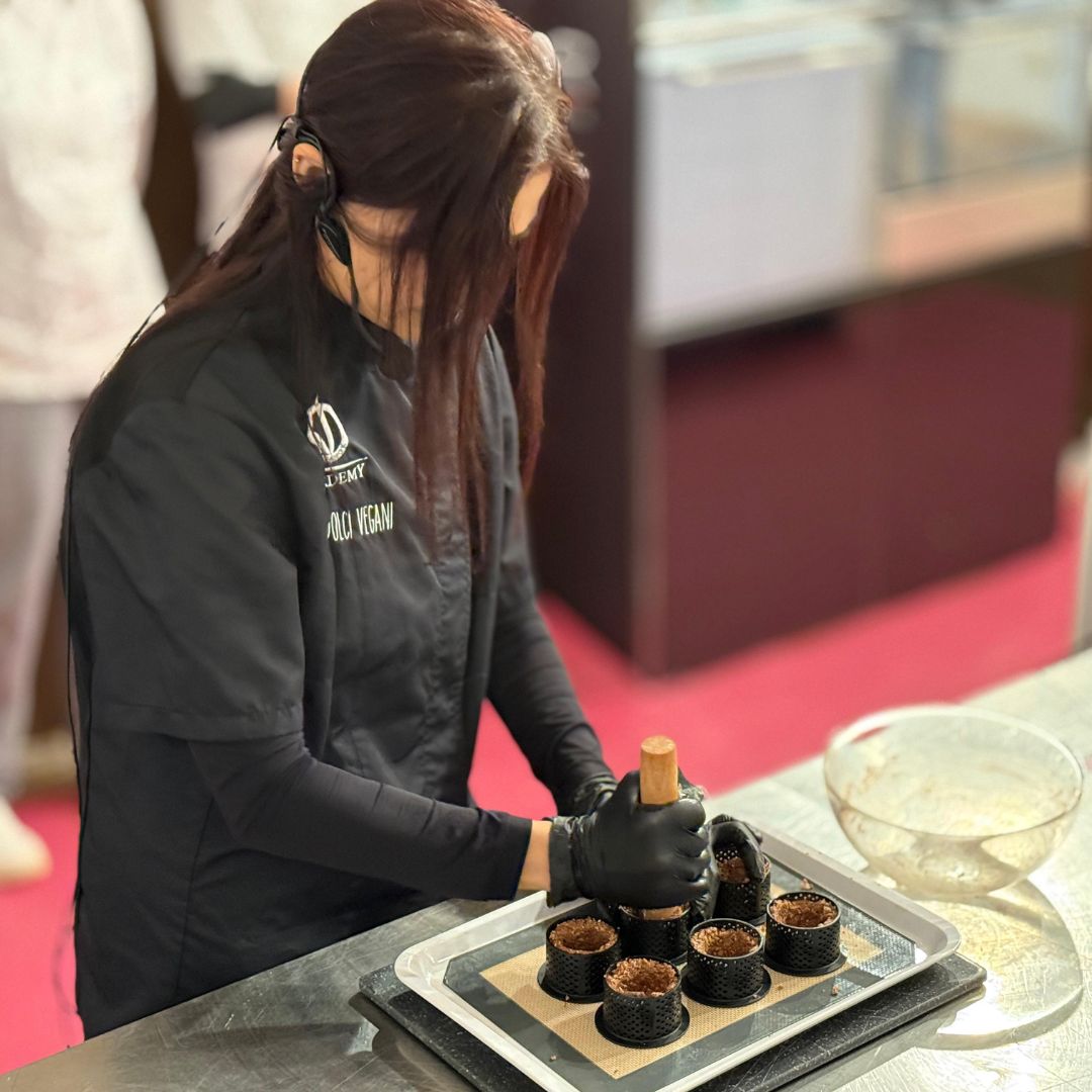 Maria Luisa Lucherini a Dolci d'Italia 2025 con la VEGANOK Academy